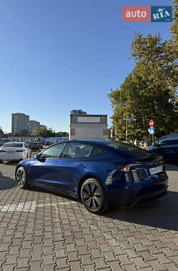 Седан Tesla Model 3 2024 в 