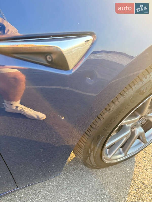 Седан Tesla Model 3 2018 в Львові