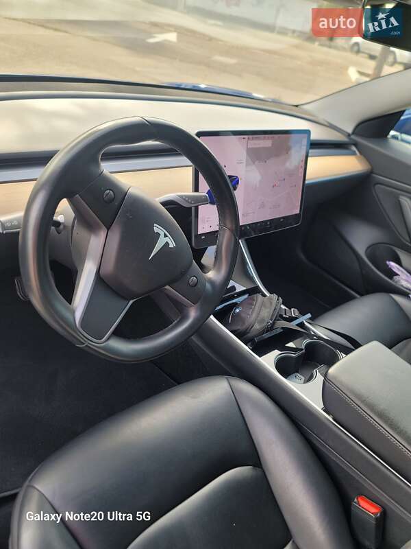 Седан Tesla Model 3 2018 в Одесі