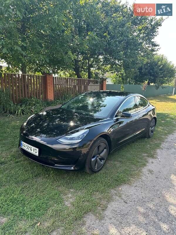 Tesla Model 3 2020