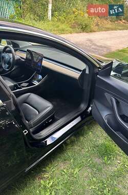Седан Tesla Model 3 2020 в 