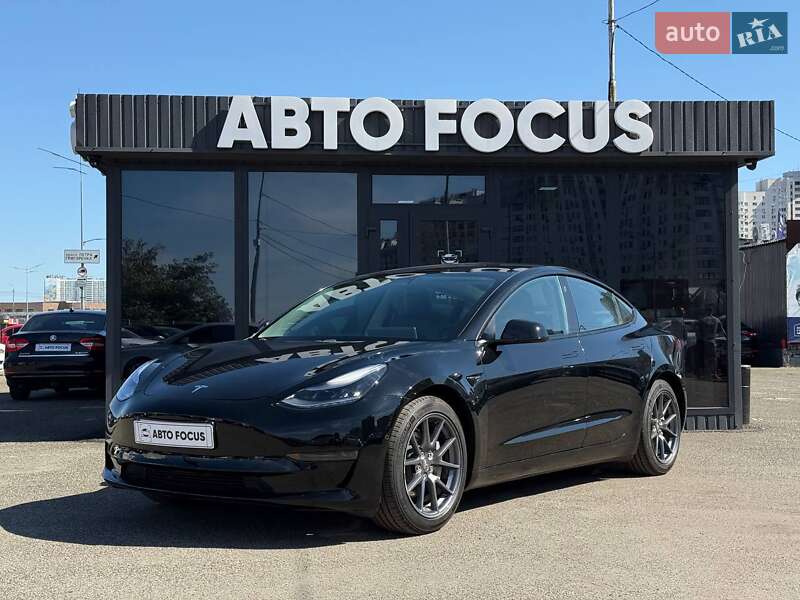 Седан Tesla Model 3 2020 в Киеве