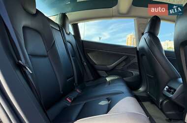 Седан Tesla Model 3 2020 в 