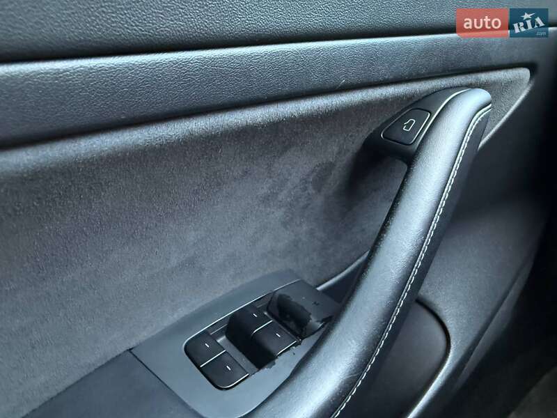 Седан Tesla Model 3 2020 в Киеве