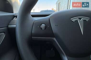 Седан Tesla Model 3 2020 в 