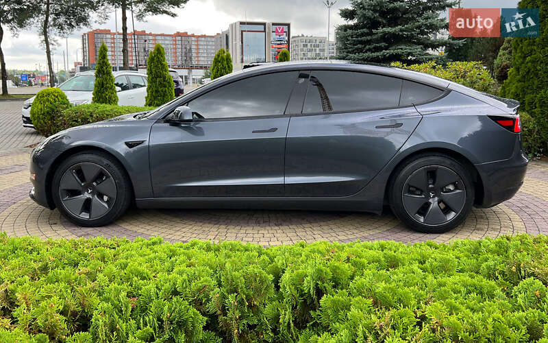 Седан Tesla Model 3 2022 в Львові