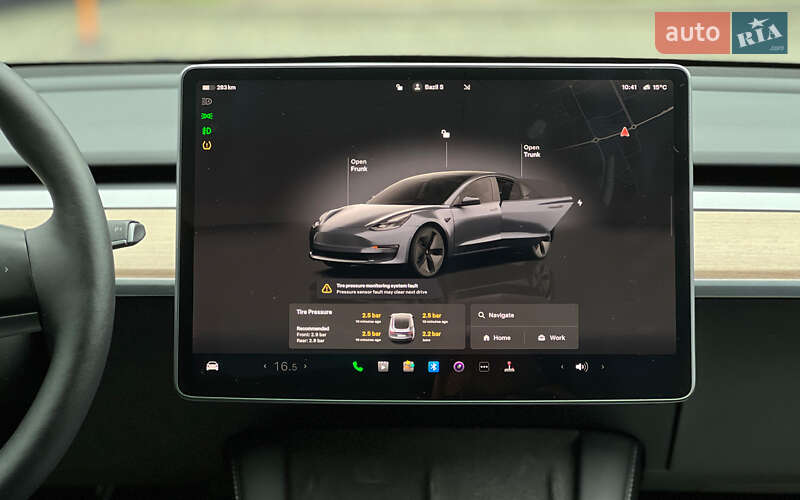 Седан Tesla Model 3 2022 в Львові