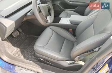 Седан Tesla Model 3 2024 в 