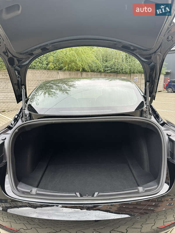 Седан Tesla Model 3 2020 в Ужгороде