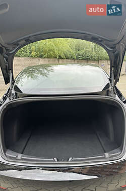 Седан Tesla Model 3 2020 в 