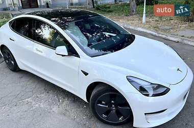 Седан Tesla Model 3 2021 в 