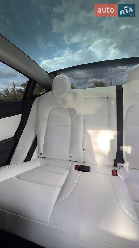 Седан Tesla Model 3 2020 в Днепре