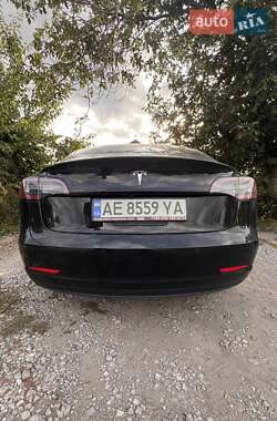 Седан Tesla Model 3 2020 в 