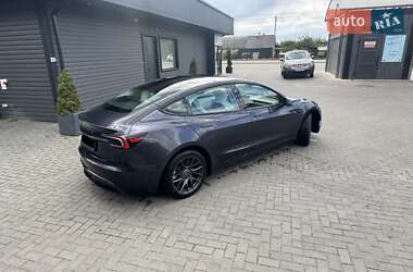 Седан Tesla Model 3 2024 в 