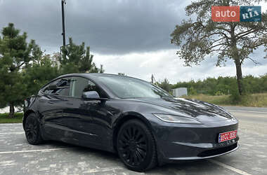 Седан Tesla Model 3 2024 в 