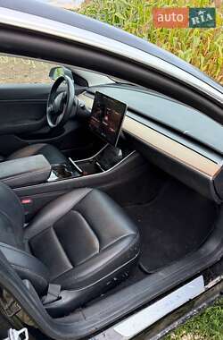 Седан Tesla Model 3 2019 в 