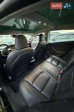 Седан Tesla Model 3 2019 в 