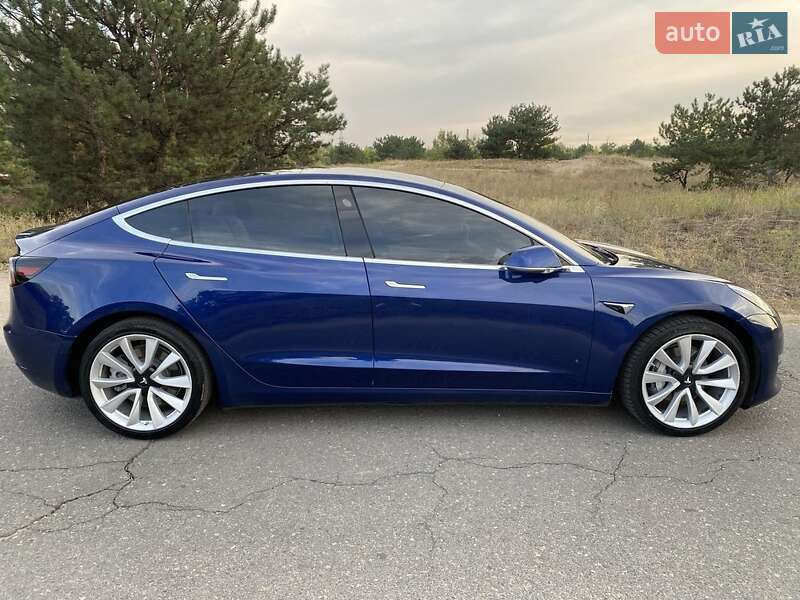 Седан Tesla Model 3 2019 в Днепре