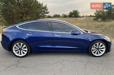 Седан Tesla Model 3 2019 в 