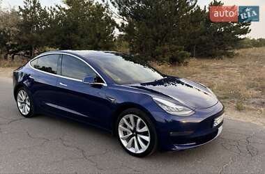 Седан Tesla Model 3 2019 в 