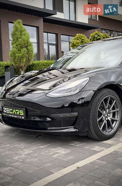 Седан Tesla Model 3 2019 в 