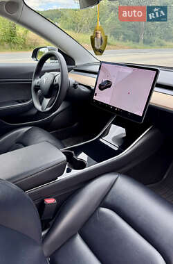 Седан Tesla Model 3 2019 в 