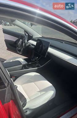 Седан Tesla Model 3 2018 в 