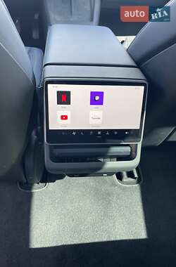 Седан Tesla Model 3 2024 в 