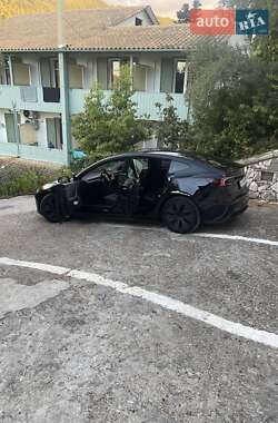 Седан Tesla Model 3 2024 в 