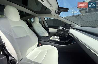 Седан Tesla Model 3 2019 в 
