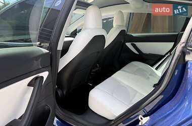 Седан Tesla Model 3 2019 в 