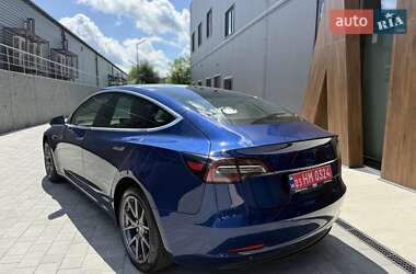 Седан Tesla Model 3 2019 в 