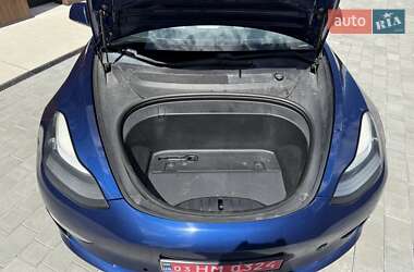 Седан Tesla Model 3 2019 в 