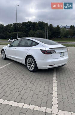 Седан Tesla Model 3 2020 в 