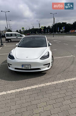 Седан Tesla Model 3 2020 в 