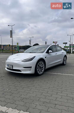 Седан Tesla Model 3 2020 в 