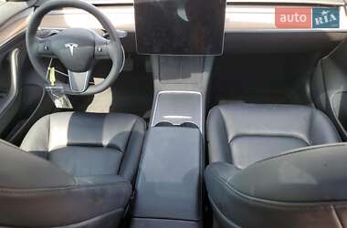 Седан Tesla Model 3 2023 в 