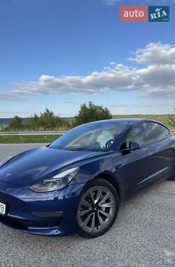 Седан Tesla Model 3 2022 в Львове