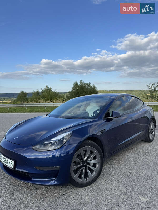Tesla Model 3 2022