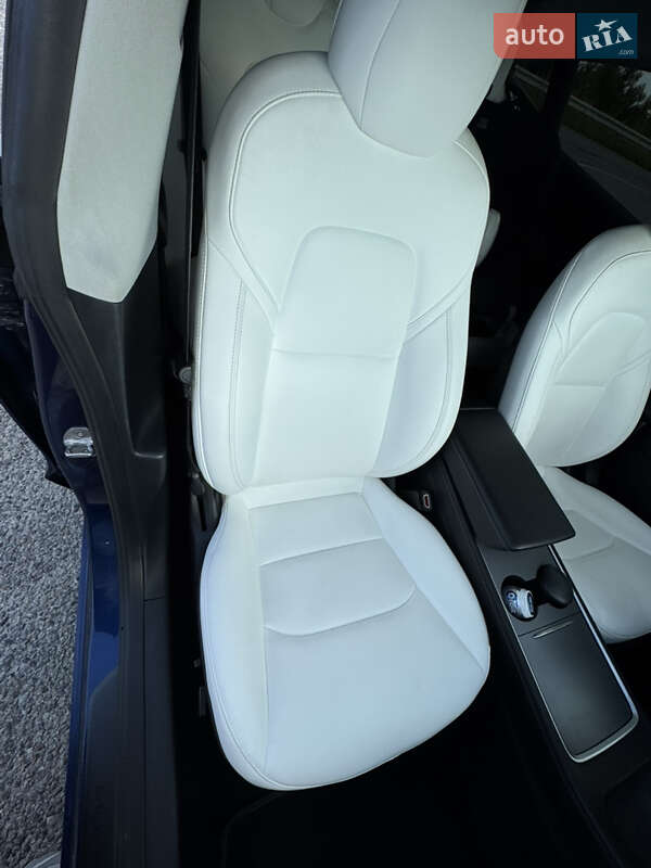 Седан Tesla Model 3 2022 в Львові
