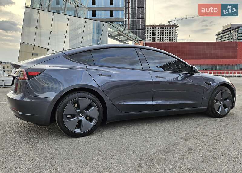 Седан Tesla Model 3 2022 в Дніпрі