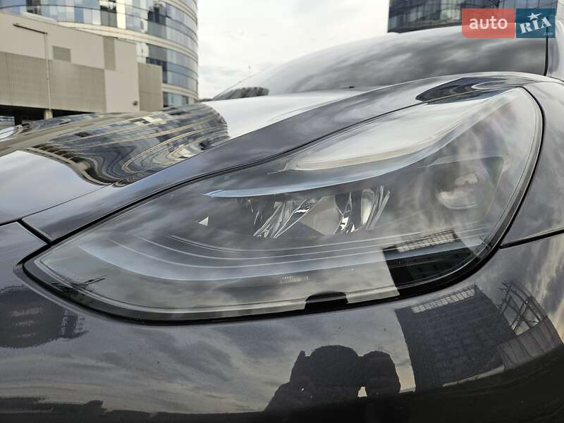 Седан Tesla Model 3 2022 в Дніпрі