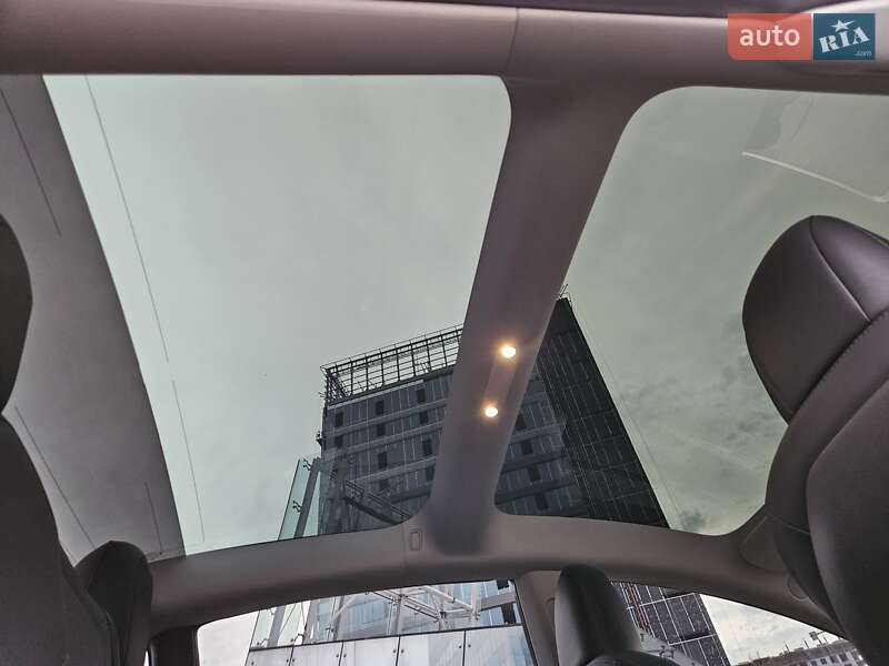 Седан Tesla Model 3 2022 в Дніпрі