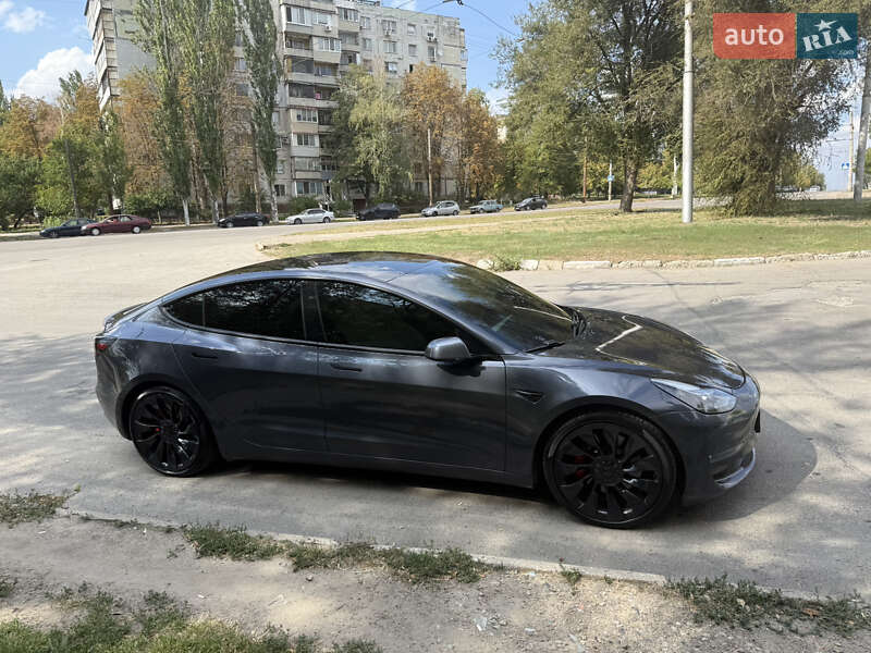 Седан Tesla Model 3 2021 в Запорожье