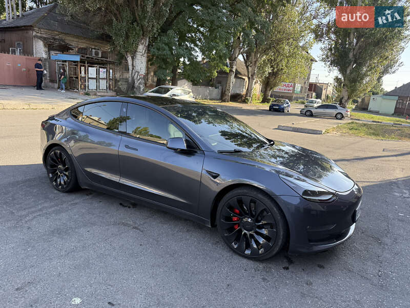 Tesla Model 3 2021