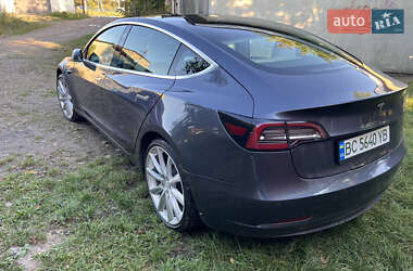 Седан Tesla Model 3 2019 в 