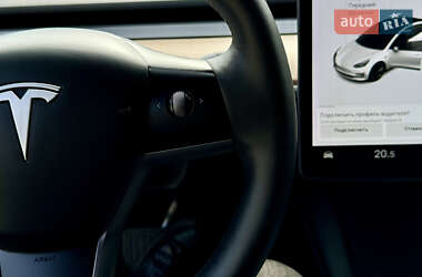Седан Tesla Model 3 2021 в 