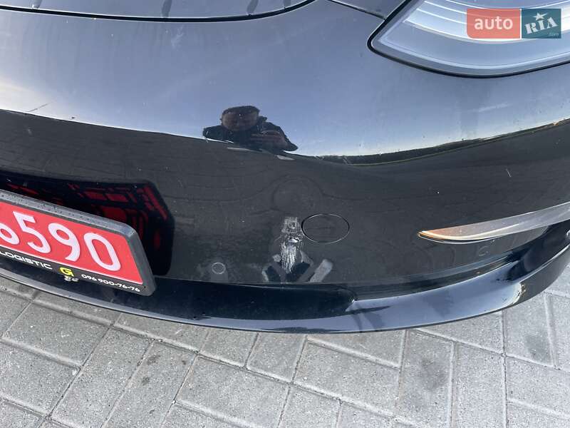 Седан Tesla Model 3 2018 в Львові