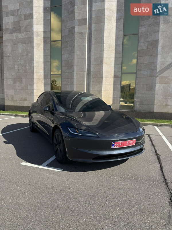 Tesla Model 3 2024