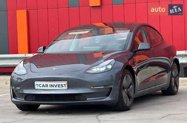 Седан Tesla Model 3 2023 в 